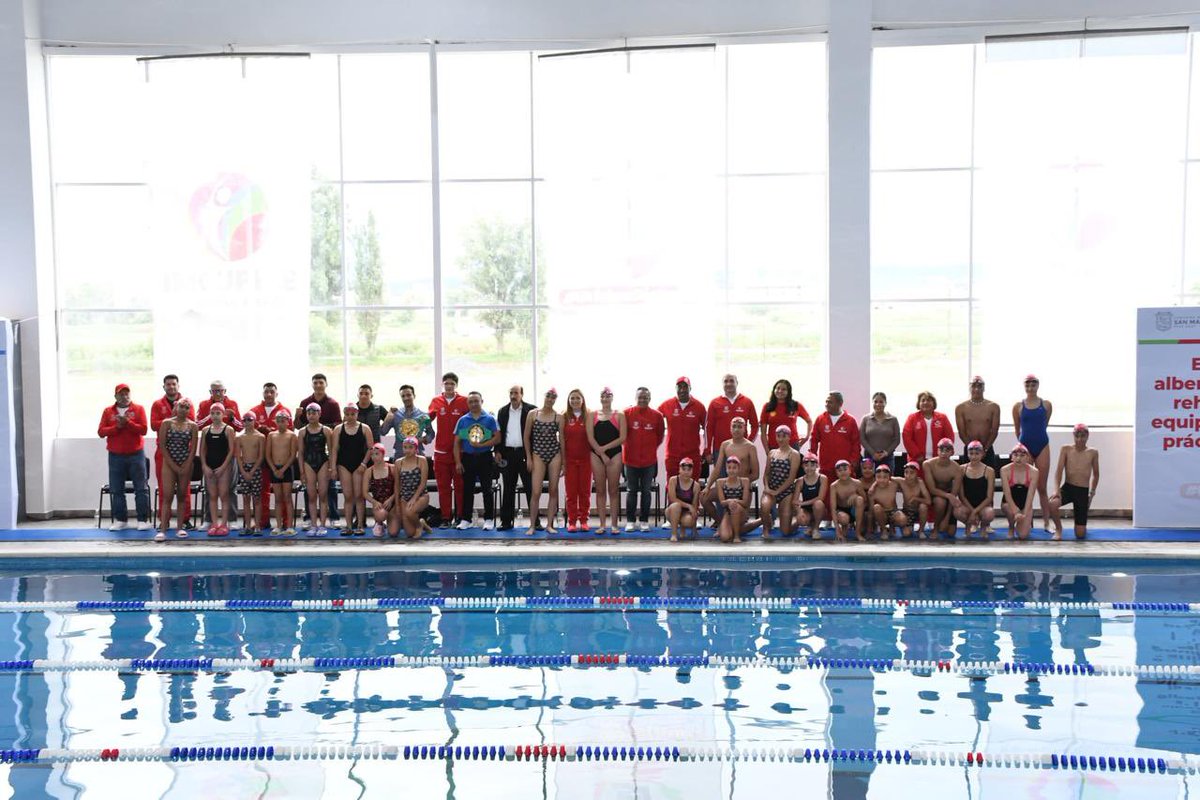 Anaamunizneyra's tweet photo. Agradezco al equipo de natación artística del Estado de México y al equipo de natación de San Mateo Atenco Axolotl, por acompañarnos en este día tan especial donde reafirmamos nuestro compromiso de seguir impulsando el deporte, la disciplina, la vida saludable, la sana convivencia y fomentando los valores de respeto y unidad. 

Por el deporte: ¡#UnidosSí, #UnidosSiempre!