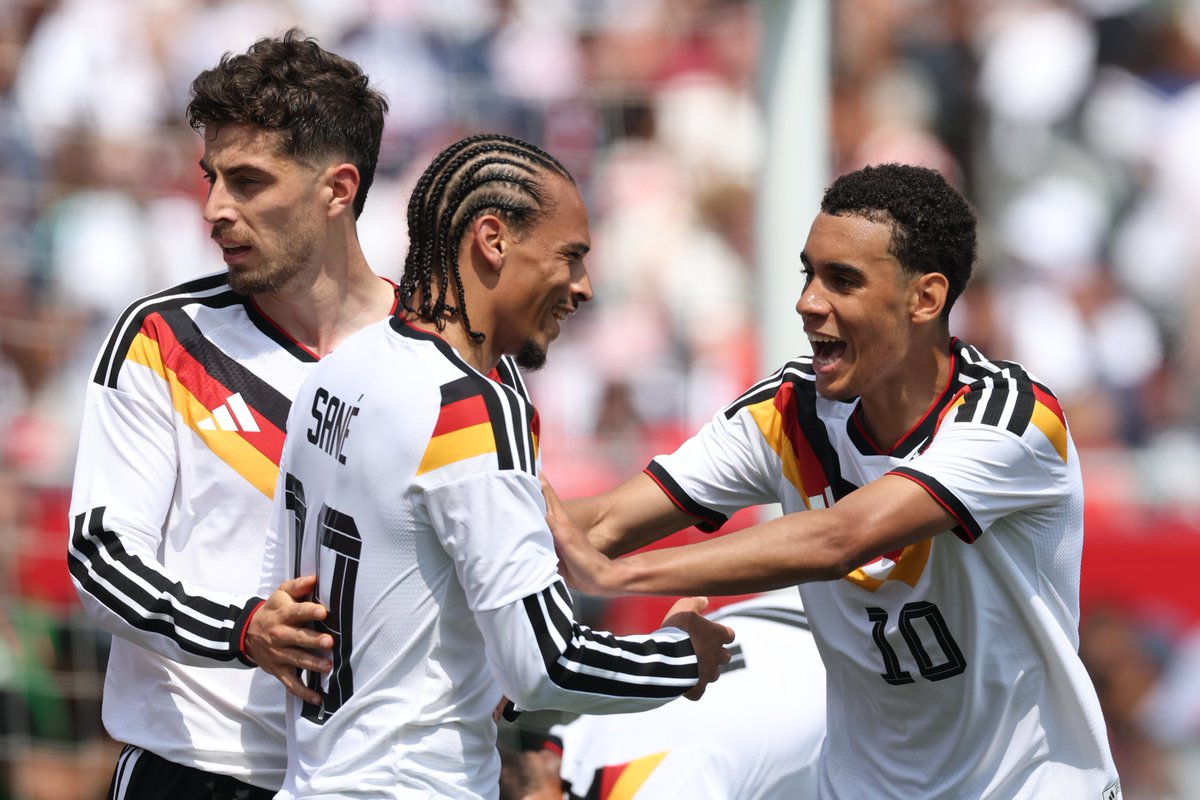 GoalJP_Official's tweet photo. 🇺🇸 開催国に競り勝つ 🇩🇪

ドイツ代表、サネの決勝弾でアメリカ代表を下す。W杯前最後の一戦を制し、9連勝を達成。

アメリカはロビンソンがゴラッソも及ばず。

アメリカ 1-2 ドイツ https://t.co/RGDr1yMV3C