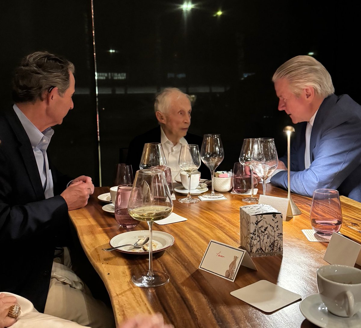 DrGailGross's tweet photo. Jenard, George and Kitch deep in conversation. 🥰 https://t.co/fKw47dotzq