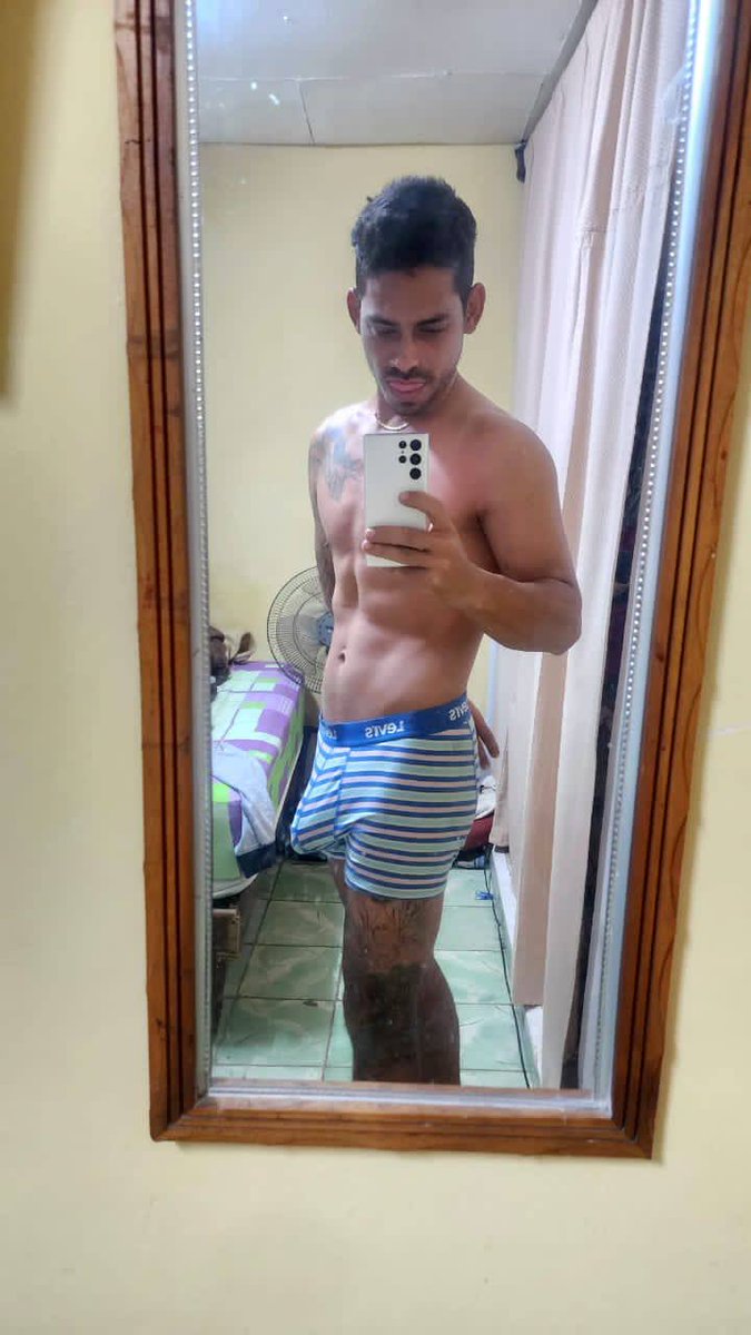 HotCubaX's tweet photo. 🔞Clase Clava da este tipo 😲🔥

Si quieres ver lo que es un macho dar un buena entra a pinga …este es el lugar 😉

Miren lo rico que este socio se singa a su jeva … imagína que te singan así 💦

Todo en el VIP 👆🤤 https://t.co/zSvF1Puvwh