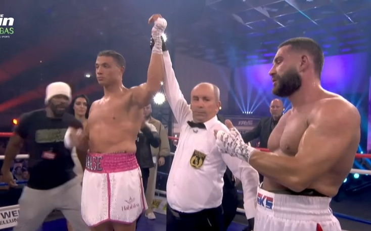 IfnBoxing's tweet photo. ‼️CHASE DEMOOR SAVES MISFITS BOXING ‼️

MISFITS BOXING 4 - 4 FAME FIGHTING

Chase DeMoor has Saved Misfits Boxing from defeat by defeating Aleks Petrovic via Unanimous Decision 

Honors even in Germany, Chase DeMoor Saves Misfits from an embarrassing defeat in a career best performance, Aleks Petrovic outclassed. 🔥🥊  

Chase DeMoor's Win streak improves to 14 fights.