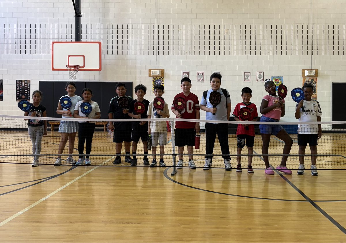 CoachJoelMC's tweet photo. ⚽🏐🏓💦 SPARK Summer Camp Week 1 Highlights!

Our athletes had an amazing first week learning new skills, staying active, and having fun through Pickleball, Volleyball, Water Safety classes, and 9 Square in the Air! @HPEDallasISD @JackLoweSrES https://t.co/Rxr9U3xKVX