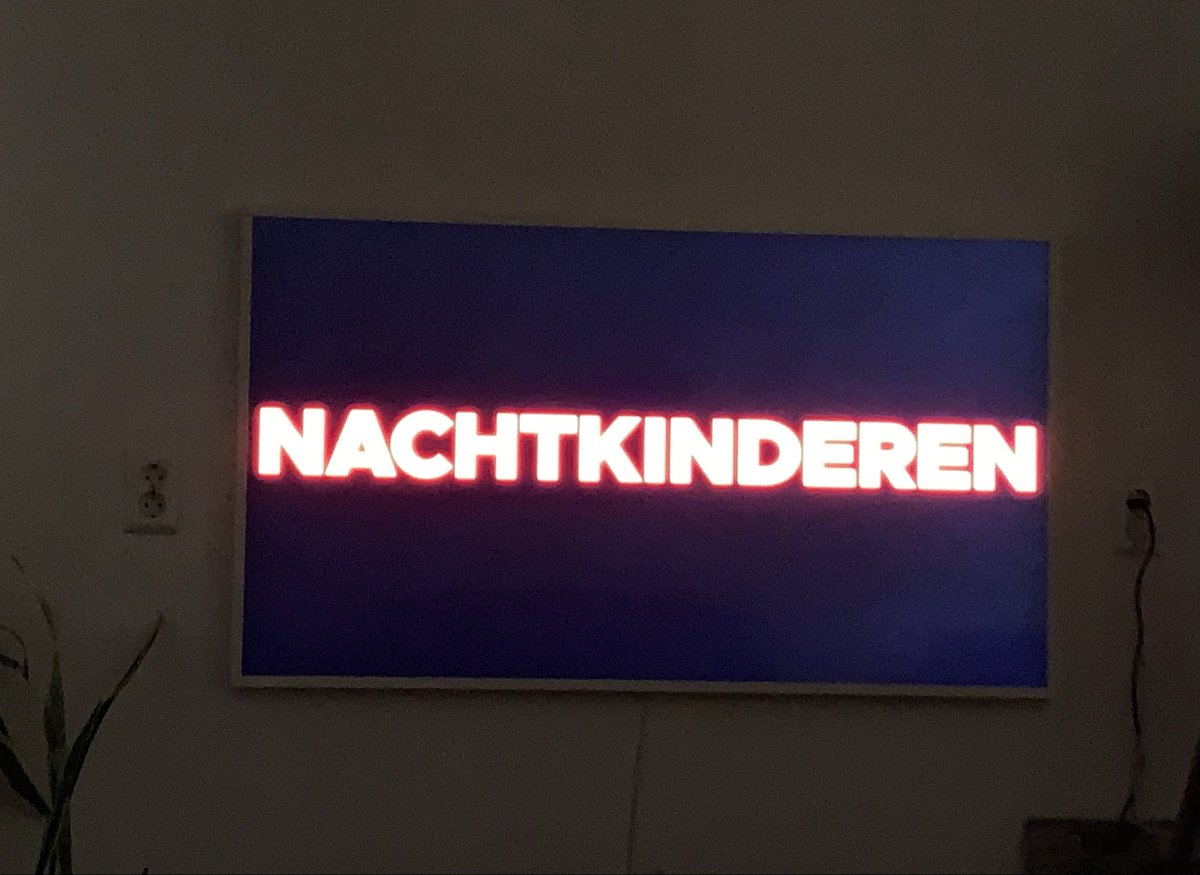 joycer8's tweet photo. #nachtkinderen kijken. Pppfffff, ik houd mijn moederhart vast. #videoland https://t.co/ZkDopF7E8K