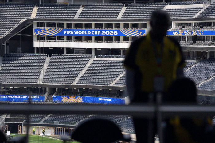 crazy446268's tweet photo. SoFi Stadium hospitality workers in LA just voted to go on strike, just days before the World Cup. That's nearly 2,000 people saying enough is enough. Timing couldn't be more intense. https://t.co/5dUfDlM3ia