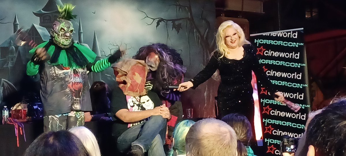 BunnyGalore's tweet photo. Epic 1st Day at @Horrorconuk ! Hosting the Cosplay competition was so much fun , meeting old friends and new. @SP1nightonly &amp; Caroline Munro were divine https://t.co/nwKC4u3KLP