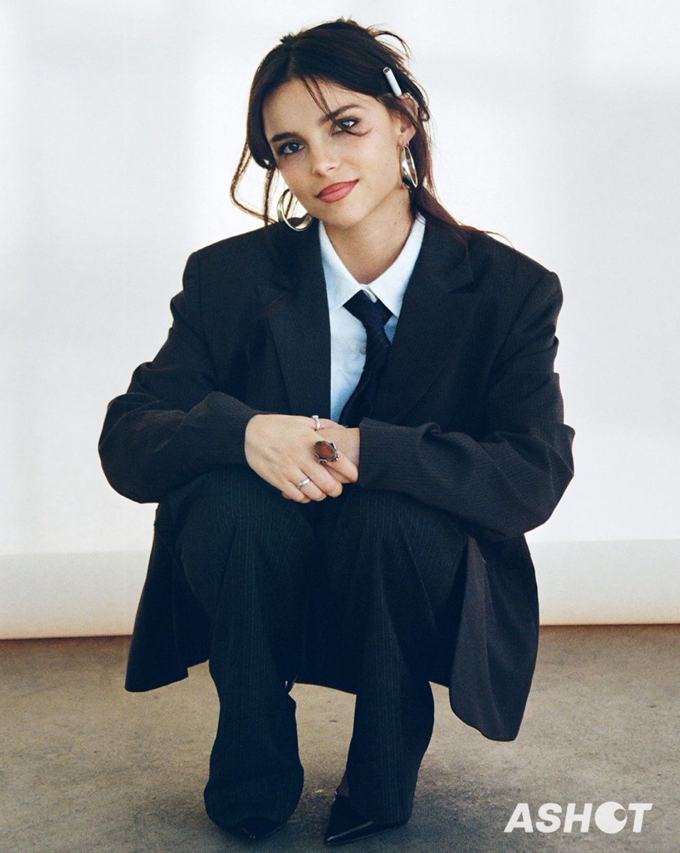mila tweet media