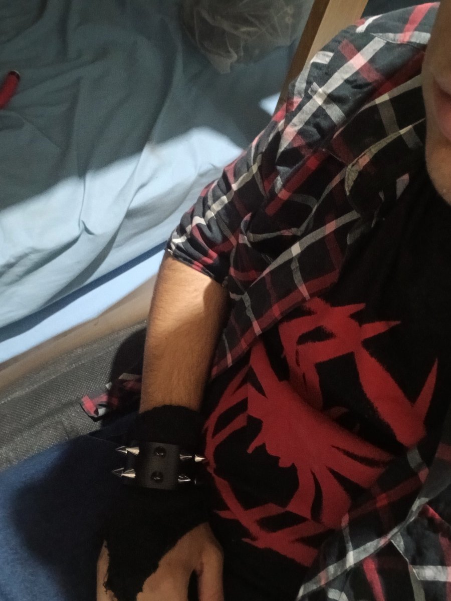 EduCont45's tweet photo. Outfit da gravação de hj https://t.co/Fa5Pg7AbR5