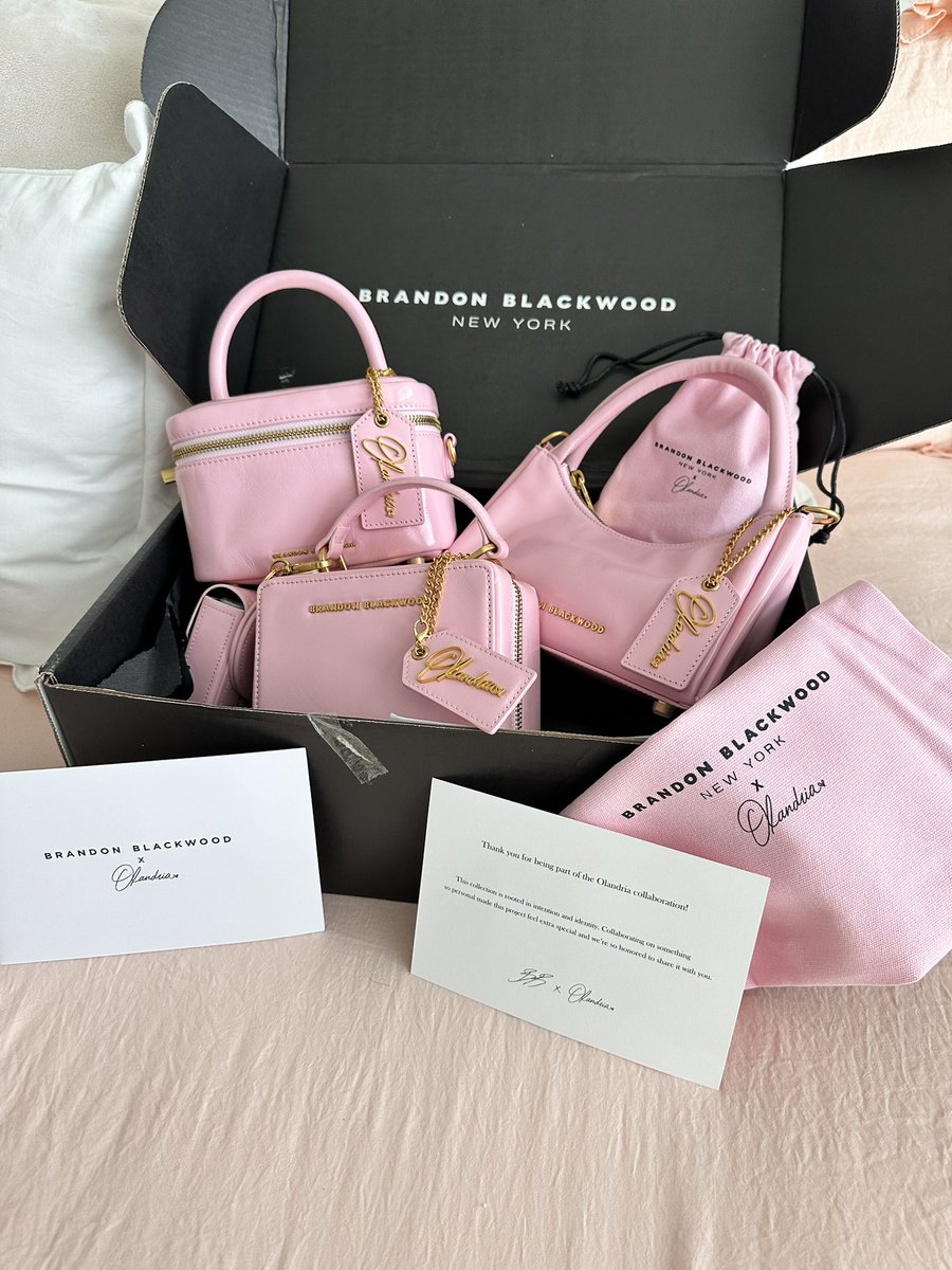 _kaitlin1216's tweet photo. I’m so happy I almost cried when I opened them!!! So proud of our girl!!! 🫶🏾🥹🎀 https://t.co/A2aj22lEPY