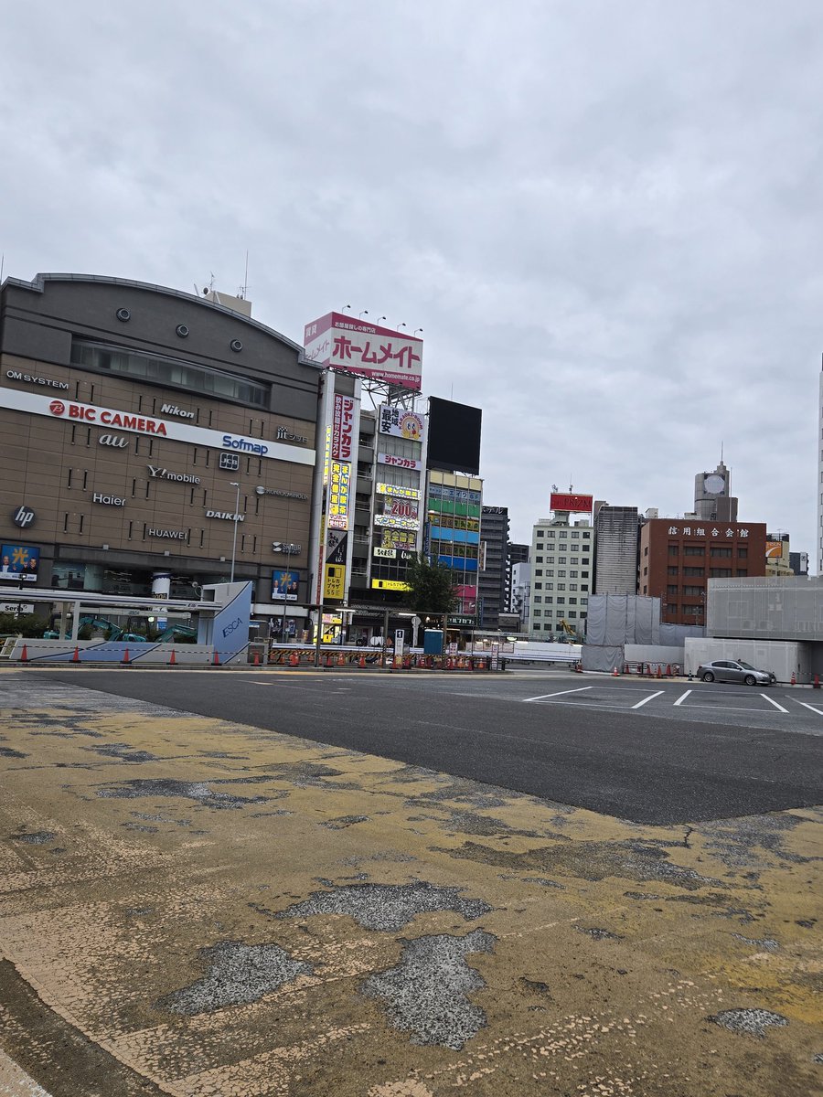 Koamnemonic1's tweet photo. とりあえず名駅に着きました。ナナちゃん人形ありましたね。 https://t.co/EVAWrigOT2
