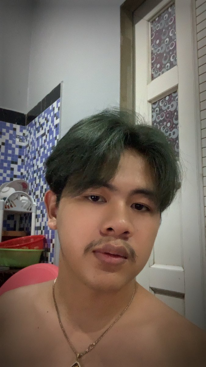 Bzchee18's tweet photo. កាម៉ាប់ចឹងស្���ឡាញ់អត់? https://t.co/kbt6EuASGB