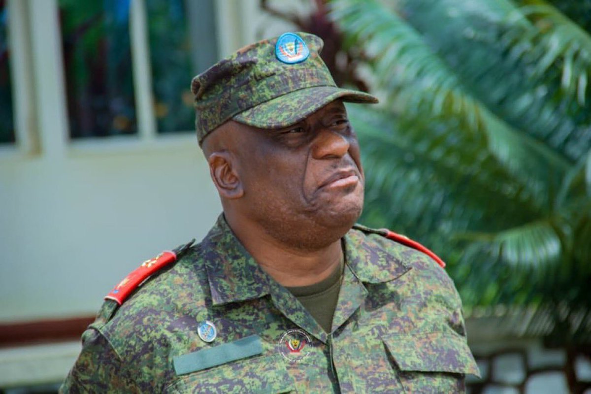 michombero's tweet photo. À la tête de l’Ituri depuis l’instauration de l’Etat de siège. 

Êtes-vous satisfait de la qualité du service rendu par le gouverneur Johnny Luboya à la nation ? 

Que pensez-vous de son départ de la tête de la province de l’Ituri ?

Que recommandez vous pour son avenir étant militaire ?