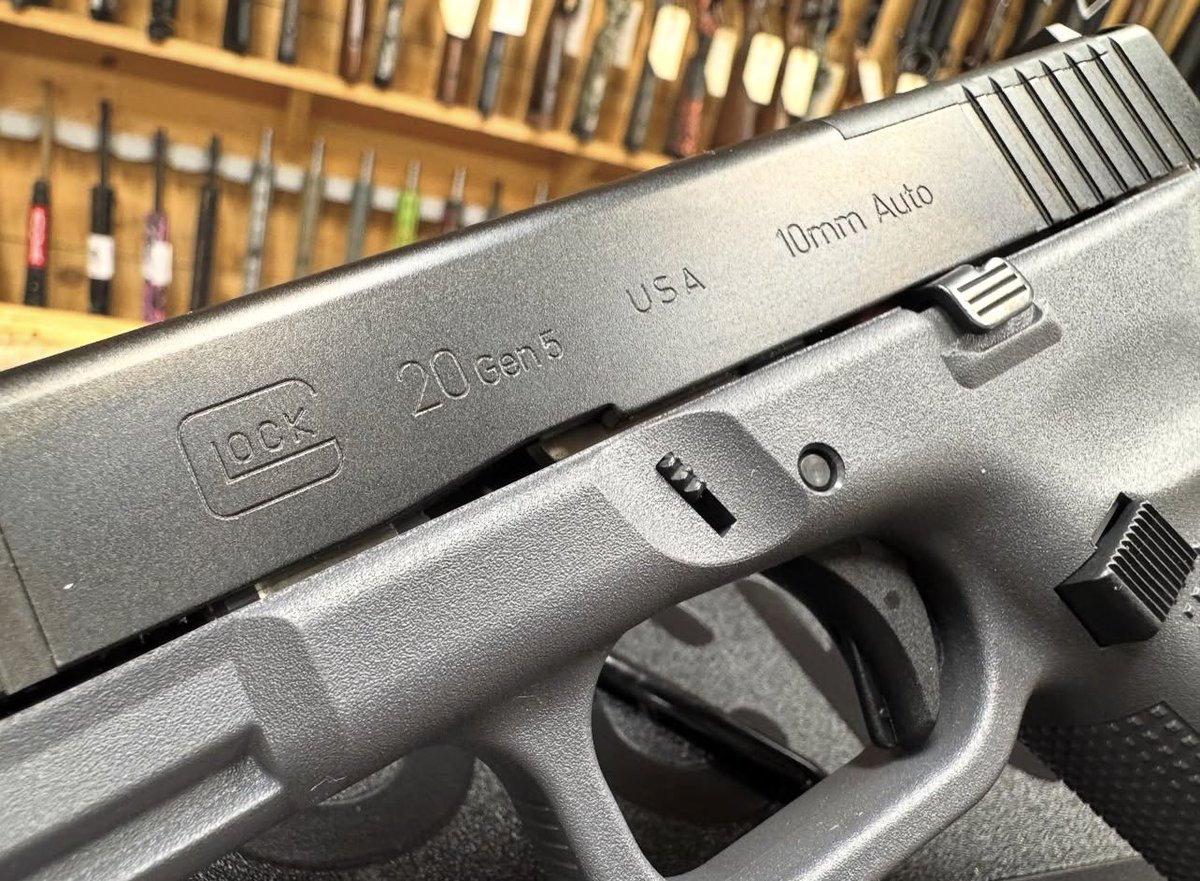 heillesoutdoor's tweet photo. 💥One shot can tell you everything you need to know💥

The Glock 20 Gen 5 chambered in 10mm Auto isn’t built for average.

🔥 Gen 5 upgrades
🔥 Hard-hitting 10mm Auto
🔥 Enhanced ergonomics

#Glock20Gen5 #10mmAuto #GlockPerfection #HandgunLife #TacticalLife https://t.co/9NEpdH00FI