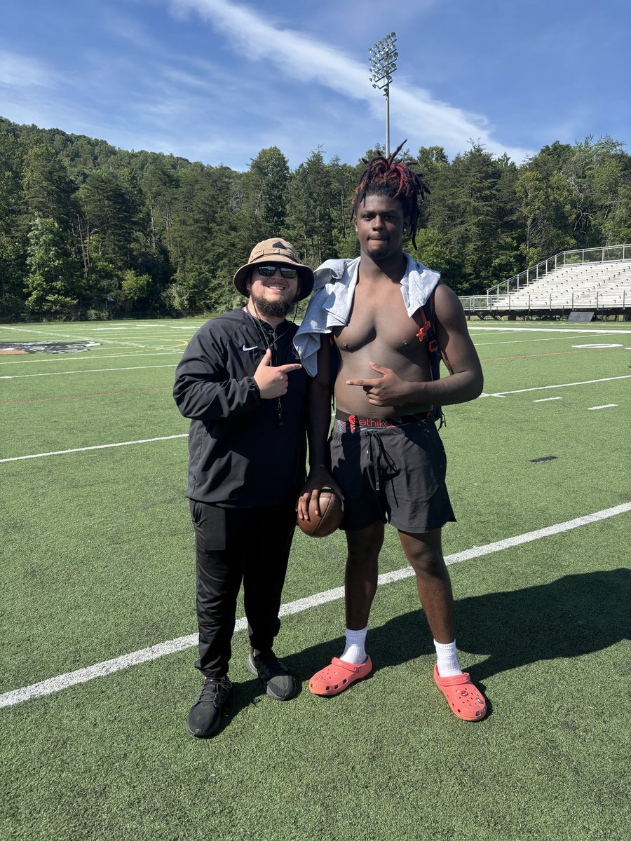 kaiiwhite15's tweet photo. @coach_ksherman @mvillehighfb @FerrumFootball 
After a great camp I am extremely blessed to receive my first offer from Ferrum college https://t.co/Bvd4TAgq8g