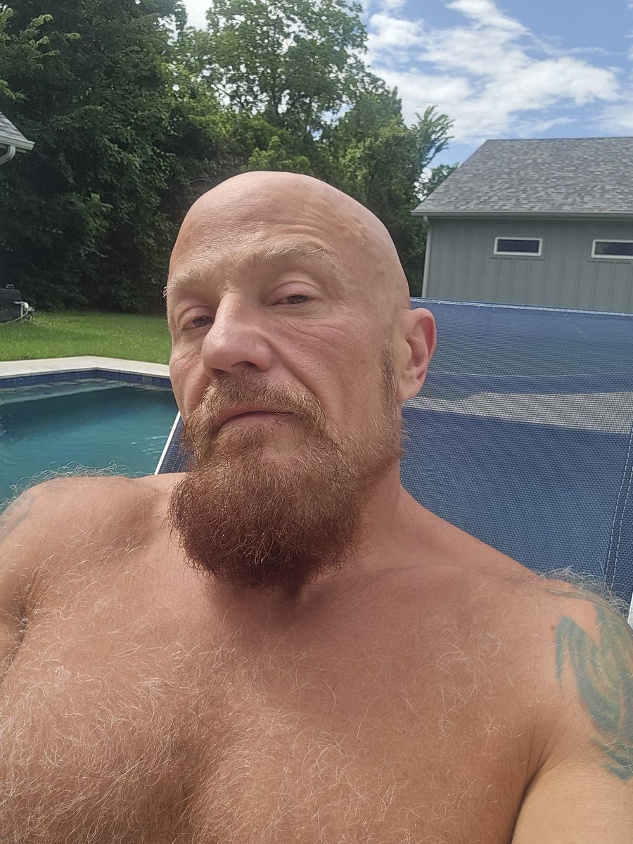 carlhtx's tweet photo. It's Houston.  We can go from flooding to sunning in life a hour. https://t.co/JOae7ekN39
