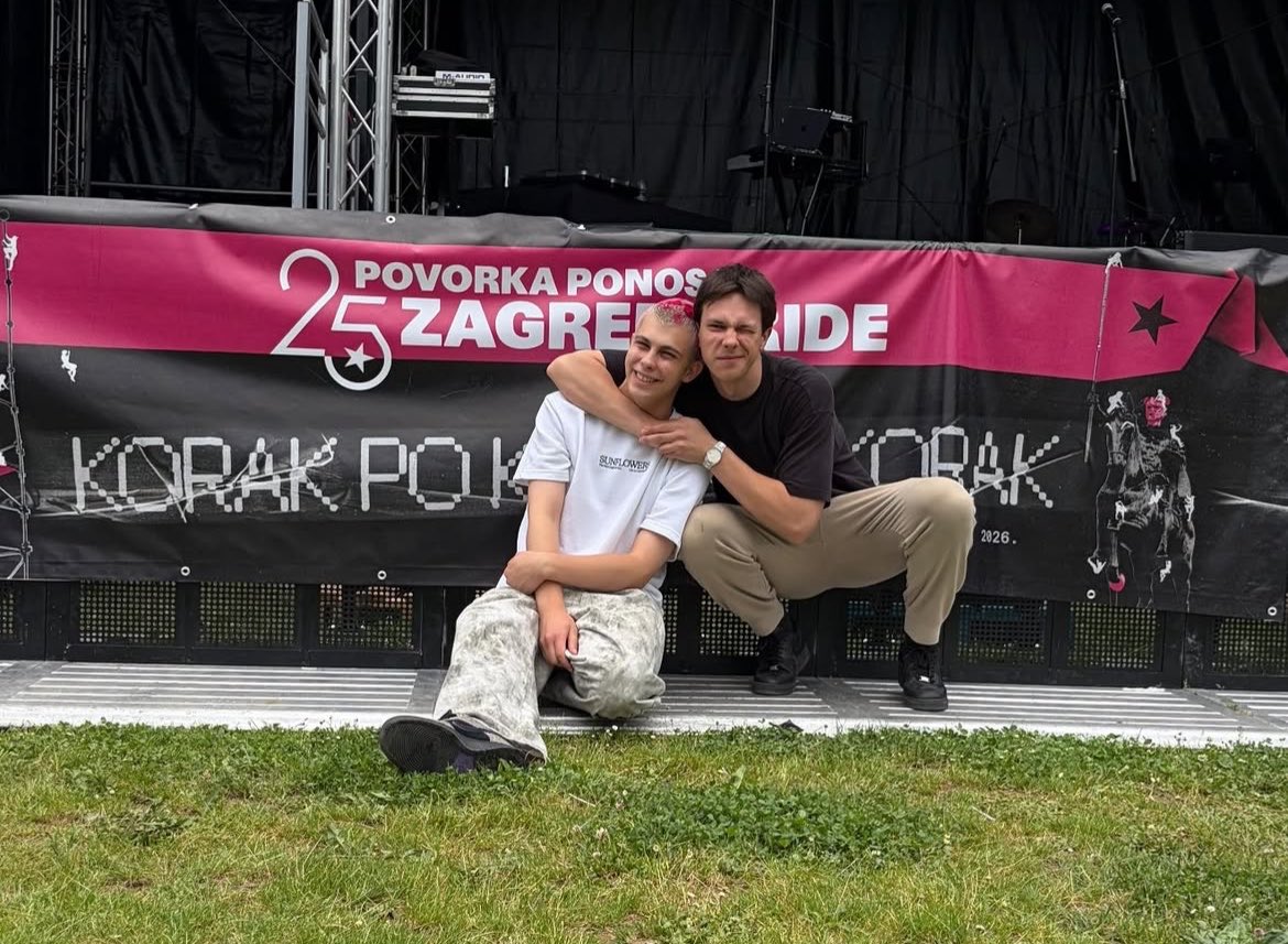 whereismeery's tweet photo. pride <3 #sram https://t.co/zCYkrdHI4e