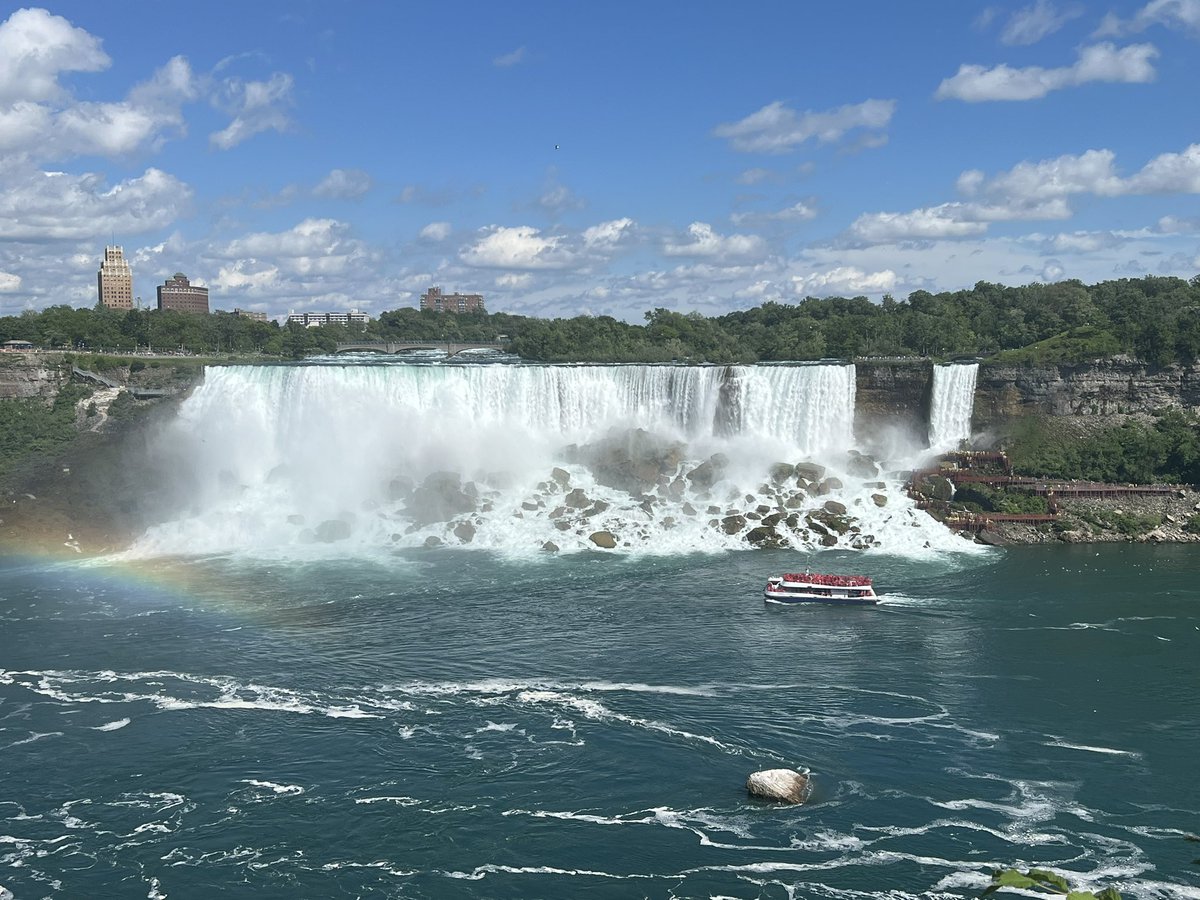 _selimugur_'s tweet photo. Niagara Falls (anlık) 🇨🇦 🇺🇸 #NiagaraFalls #CanadaUsBorder https://t.co/dhjsHALS6Q
