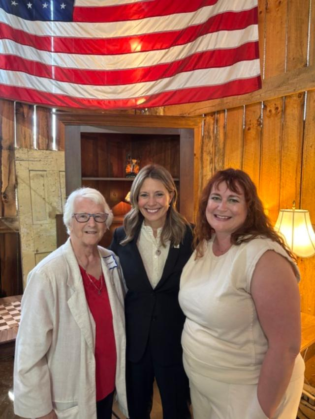 garlandgates's tweet photo. #Ohio candidate for governor Dr. @amyactonoh met this afternoon with #RichlandCounty supporters. Here she is with my sister Pat @saltzgaber45 and my niece @TiffanyHill44. Onward to victory in November!
#Election2026 #OHGov #BlueWave #OHpoli https://t.co/U4lLDIkv4B