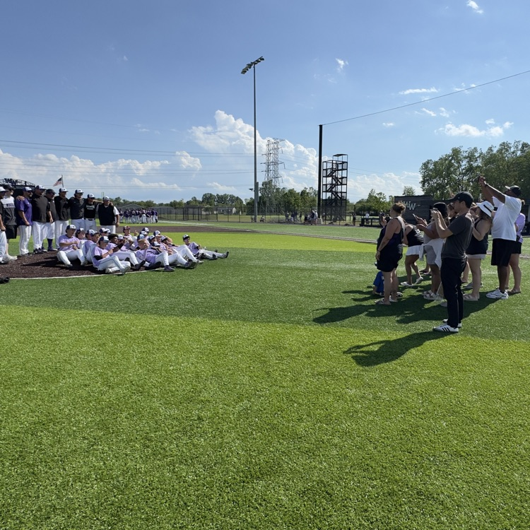 WoodhavenHigh's tweet photo. Another amazing day to be a Warrior.  What a great ball team and just a wonderful group of nice young men.  1..2..3.. "FAMILY" https://t.co/Fr87NCljIu
