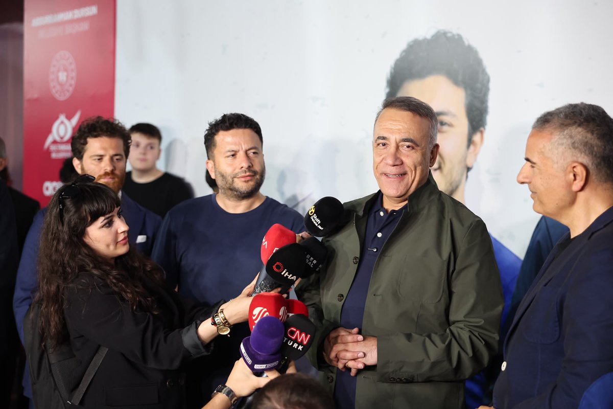 avadursun's tweet photo. İstanbul Vali Yardımcımız Sayın Fahrettin Göncü, İlçe Kaymakamımız Sayın Mahmut Kaşıkçı, kıymetli gazeteci dostlarımız ve değerli komşularımızla Drone Festivali’nin ilk gününü dolu dolu tamamladık 🚀✨🚁

Teknoloji, aksiyon ve heyecanın buluştuğu adres olan Sultangazi Drone Festivali’ne tüm komşularımızı bekliyoruz 🙋🏻‍♂️

📍Sultangazi Etkinlik Alanı