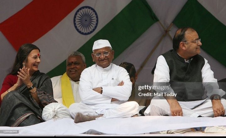 CSylani's tweet photo. @AadeshRawal Snghi #CJi k #cockroaches ko sahi 'pramanit' krne ki scripted chal, @RahulGandhi v @INCIndia k smrthn me #ekjut ho rhe #Yuva Akrosh ko #grassroot level pe todne (naxals ko communists ka grassroot khane ko charu v kanu k nam pe uthaya gya tha) karne ka 'saam daami bhed' hai ye.. https://t.co/0M4Qqu3UZz