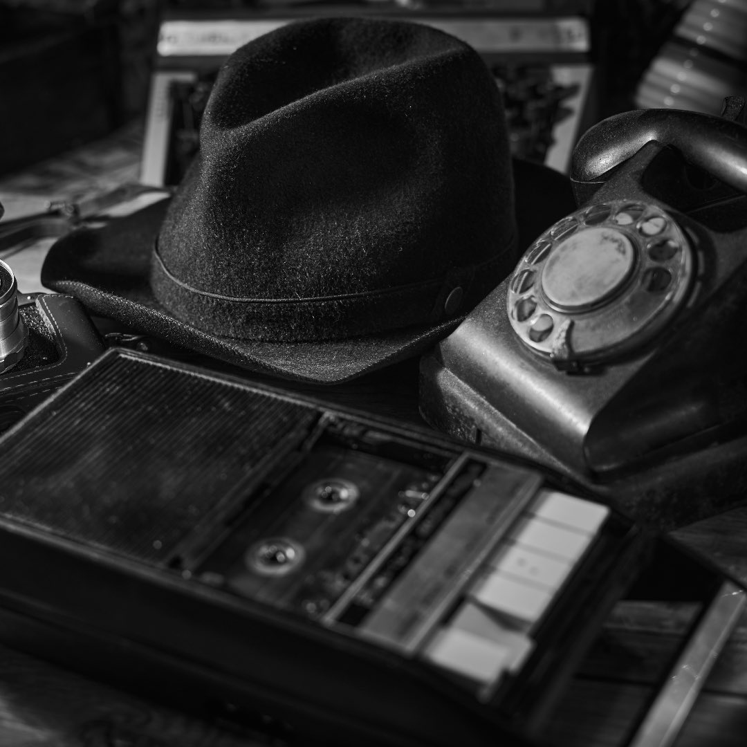 MRN_inco's tweet photo. Tape Recording:

~ is anonymous 

>> is MRN CEO

“~ The desk is empty major, all the chips are down now”

“>> Well shit, it’s time for me to get out of here”

“~ You have nowhere to go, where are you going”

*A gunshot is heard as wood breaks*

“>> You’ll never know” https://t.co/XUTkdSUFYD