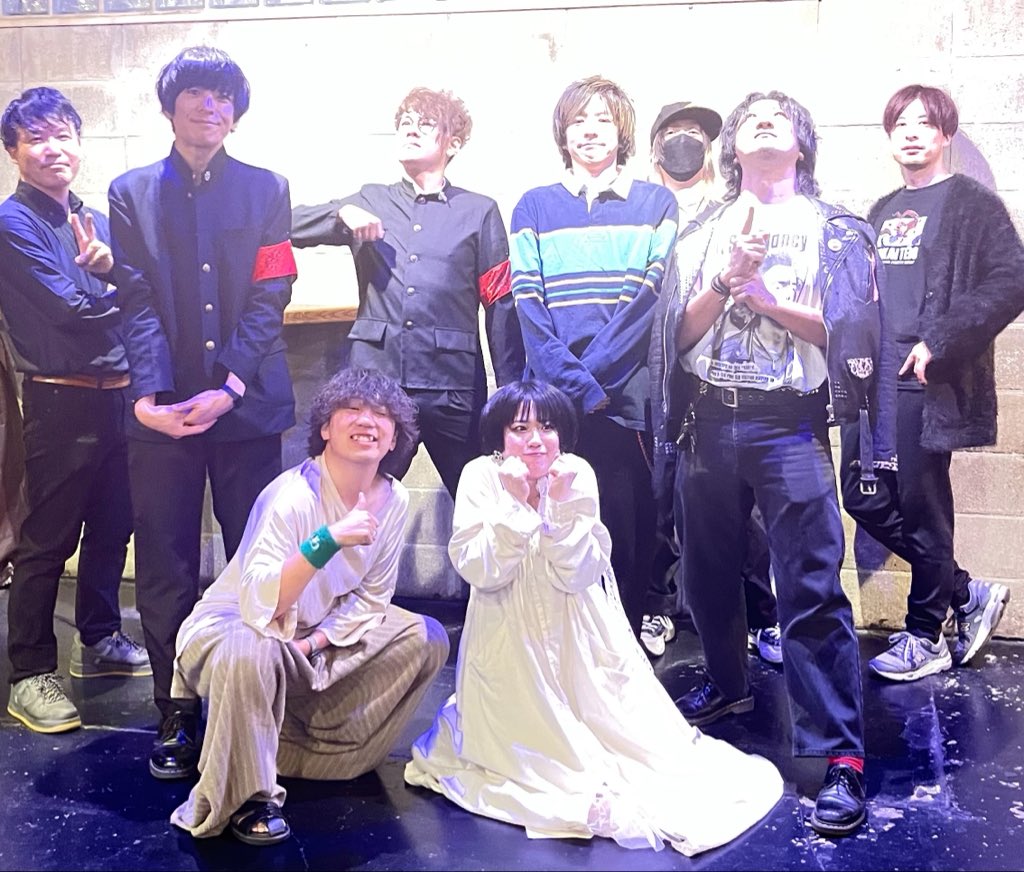 QPg4l9f's tweet photo. 【前田和花連続ゾロ目日企画第一弾】

【CROSS】

【終演】

「どのバンドも楽しかった！」とみんなにこにこで帰る。そんな夜になっておいら達は何より、幸福です！らびゅ

風駆@kazekakeru 
TheCanbellz @shinki_canbellz 
前田和花@QPg4l9f 
学活@gakkatsu_x 

ここから、おいらの非日常がはじまる。 https://t.co/C0ot4Y0iGz