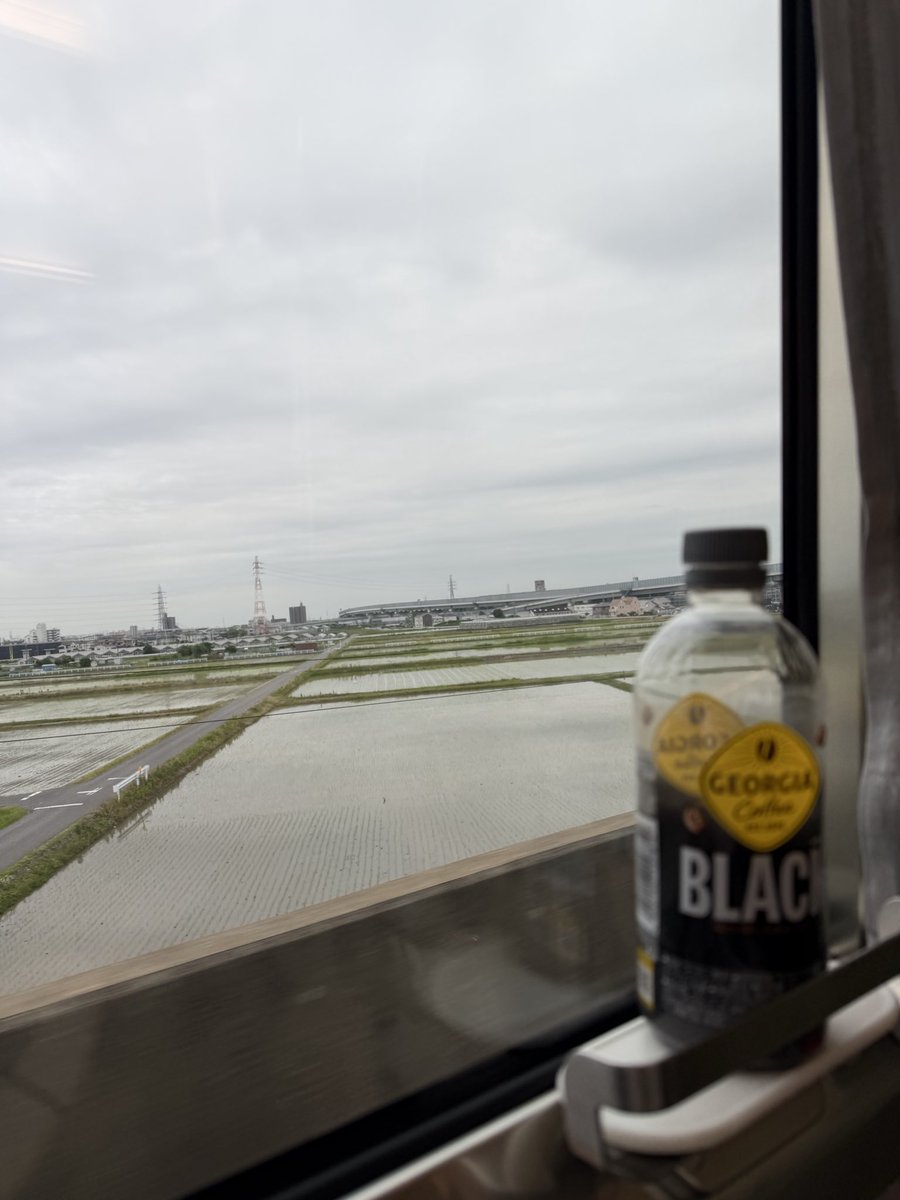 hidexxtarmin's tweet photo. 大須ぶらりしようかと思ってたけど、ネットカフェ5時までしか取れず、時間余るのと、雨が来そうだったので帰る事に。
始発のアーバンライナー空いてていいね。
最近宿は高いのでネカフェに泊まる。以前は予約入らなかったけど、今回予約見たら朝まで空いてる所ない。5時から埋まってるのは、 https://t.co/ajhkb0EvMc
