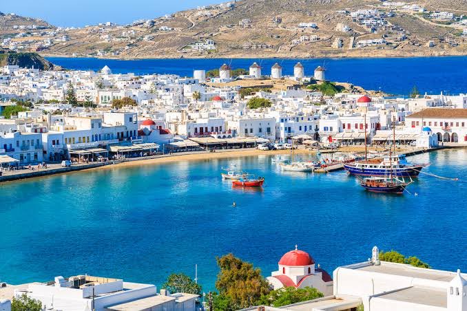 rain_ee1's tweet photo. احس اليونان 🇬🇷 مظلومة سياحيًا من السعوديين بلد تجمع بين تنوع وجمال الطبيعة والاكل الرائع وشعبهم متحضر وودود خصوصا مع السياح قبل كنا نقول بعيده وقروشه بس باخر فترة مع الرحلات المباشرة ايش العذر ياترى 🤔 https://t.co/SAnCd3vNCo