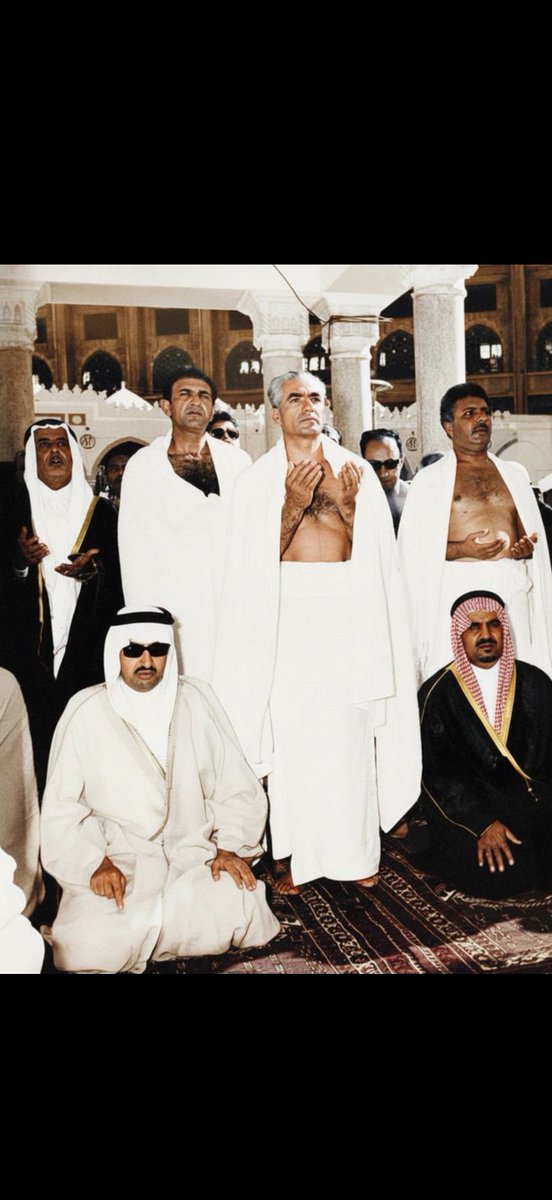 xoxoshirazi's tweet photo. UhOh! Is that young Reza Pahlavi I spot being a good little Shia Muslim boy? 
If Goldie Ghamari hadn’t blocked me on day one for asking her when her last visit to Iran was I would tag her. Here’s the “crown prince” Reza Pahlavi. https://t.co/ZYpXARqVJG