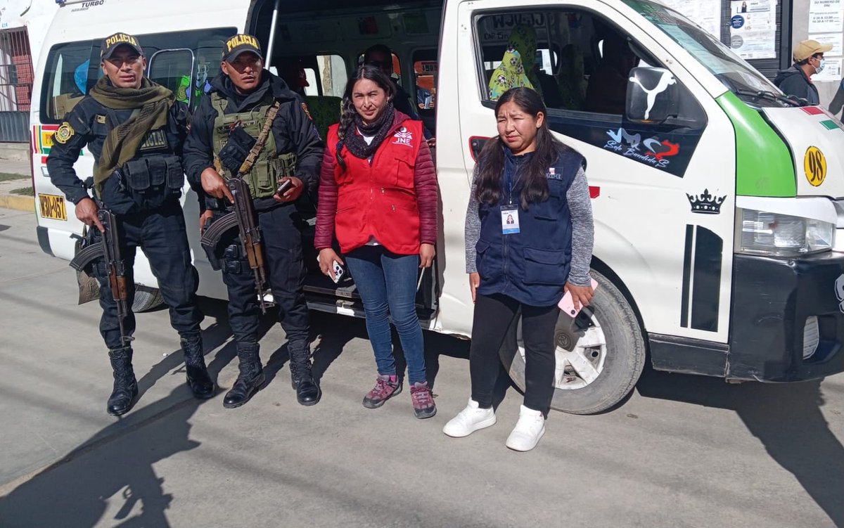 JNE_Peru's tweet photo. #JNEFiscaliza 24/7 #SegundaVuelta #EG2026

En Huancavelica, los fiscalizadores del JNE informaron que concluyó la verificación del despliegue y arribo del material electoral al 100% de los locales de votación correspondientes a esta circunscripción. https://t.co/qskYjvYwBF