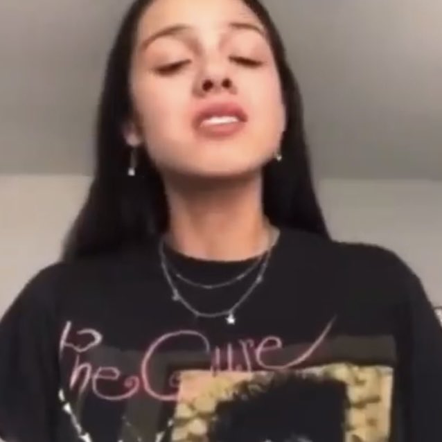 RCDRJGOS's tweet photo. if you told 17 year old olivia her first-ever collab would be with Robert Smith, she would literally laugh in your face https://t.co/Q8F1mNExWW