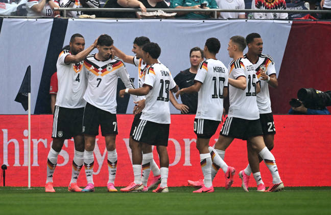 freudundleid45's tweet photo. いよいよ来週からは本番！
この１週間、大事にしていこ～- ̗̀ 💪 ̖́ -

🇩🇪 #ドイツ代表 #DFBTeam #USAGER 🏆 https://t.co/cy6sWZKhqB