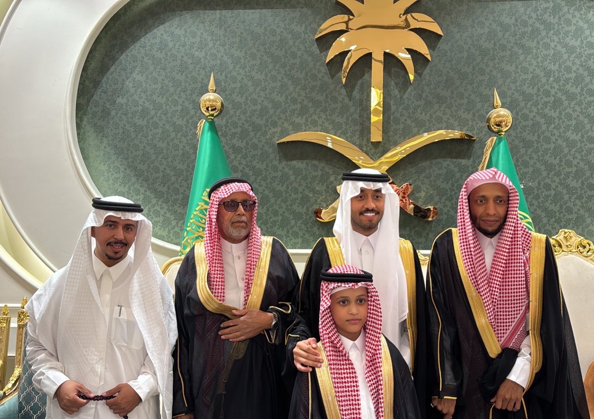 alaoide's tweet photo. تشرفتُ هذا المساء بحضور حفل زواج الشاب ريان بن إبراهيم الدهيش، بحضور الشيخ محمد بن عيسى العويس، في مناسبة سادتها الألفة والفرح.
أبارك للعريس، وأسأل الله أن يبارك له ويبارك عليه ويجمع بينهما في خير. الف مبروك 🌹 https://t.co/9yMTwpaLIy