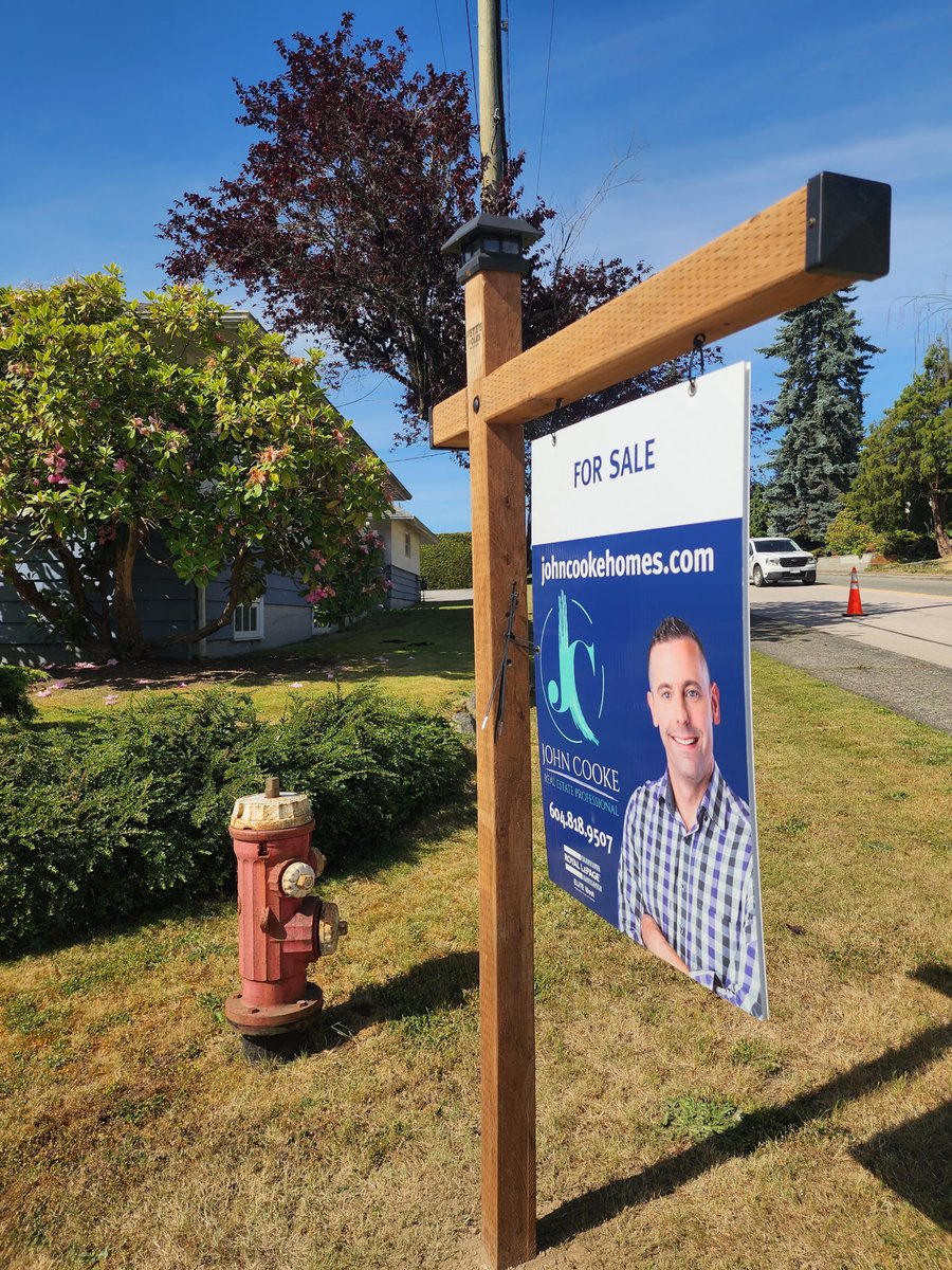 cookie071871's tweet photo. OPEN HOUSE

937 Chestnut Street, New Westminster  Sat June 6 (2-5 pm).

Absolutely one of the most desirable areas to live in New West, the Heights. The main floor boasts 3 bedrooms.

John Cooke
Royal Lepage ELITE West 
6048189507
https://t.co/0Hm8DHTCZ2 https://t.co/smTzfSlYiB