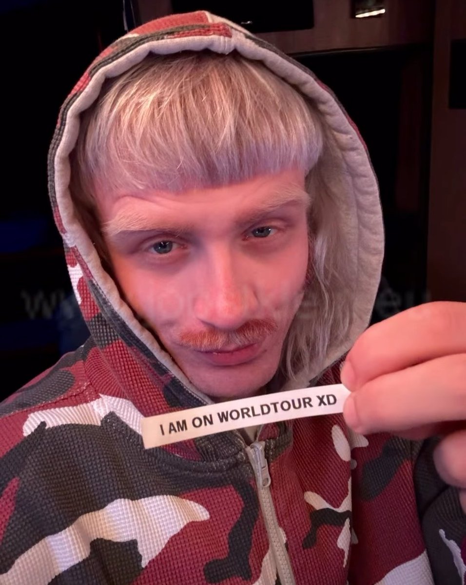 1lovejoostklein's tweet photo. im gonna draw this :3 https://t.co/acWRPmuPbk
