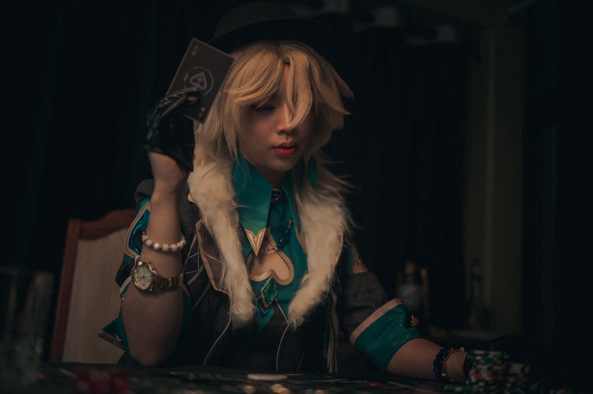 psychxxcos's tweet photo. satisfied with our transaction, I trust? 

#aventurinehsr #aventurinecosplay https://t.co/opH9ipZscz