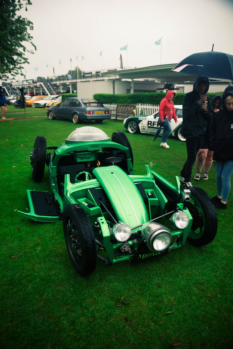 calwithacamera's tweet photo. if you tell me you’ve seen a weirder VW Beetle than this you are lying
(yes it’s on Hydros) https://t.co/6SU9SiZdFg