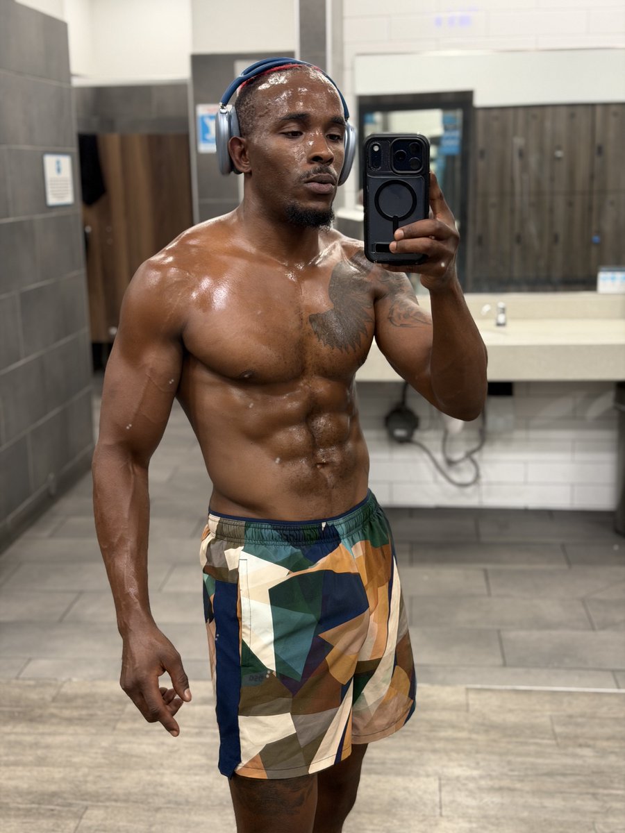 itspheonixduh's tweet photo. 4 pics, 1 post https://t.co/DDG31SdhD8