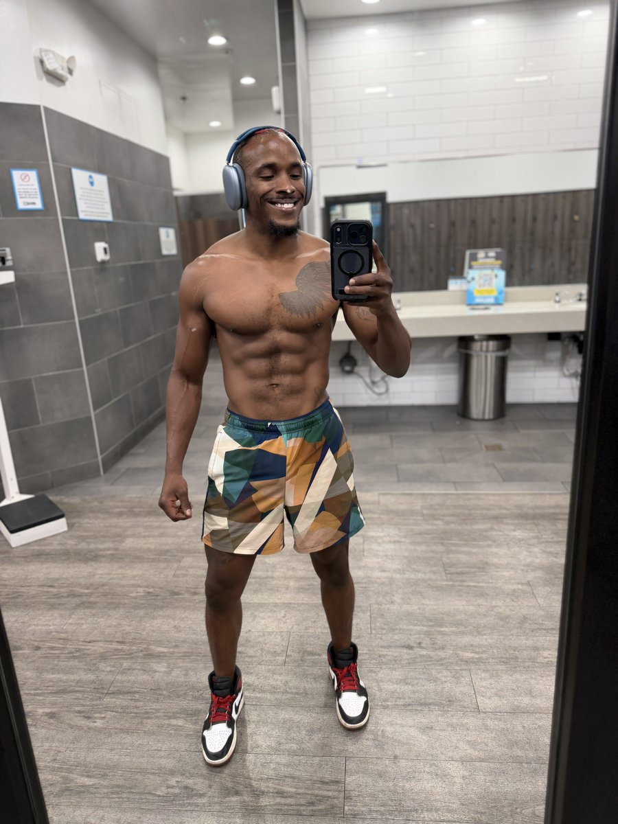 itspheonixduh's tweet photo. 4 pics, 1 post https://t.co/DDG31SdhD8