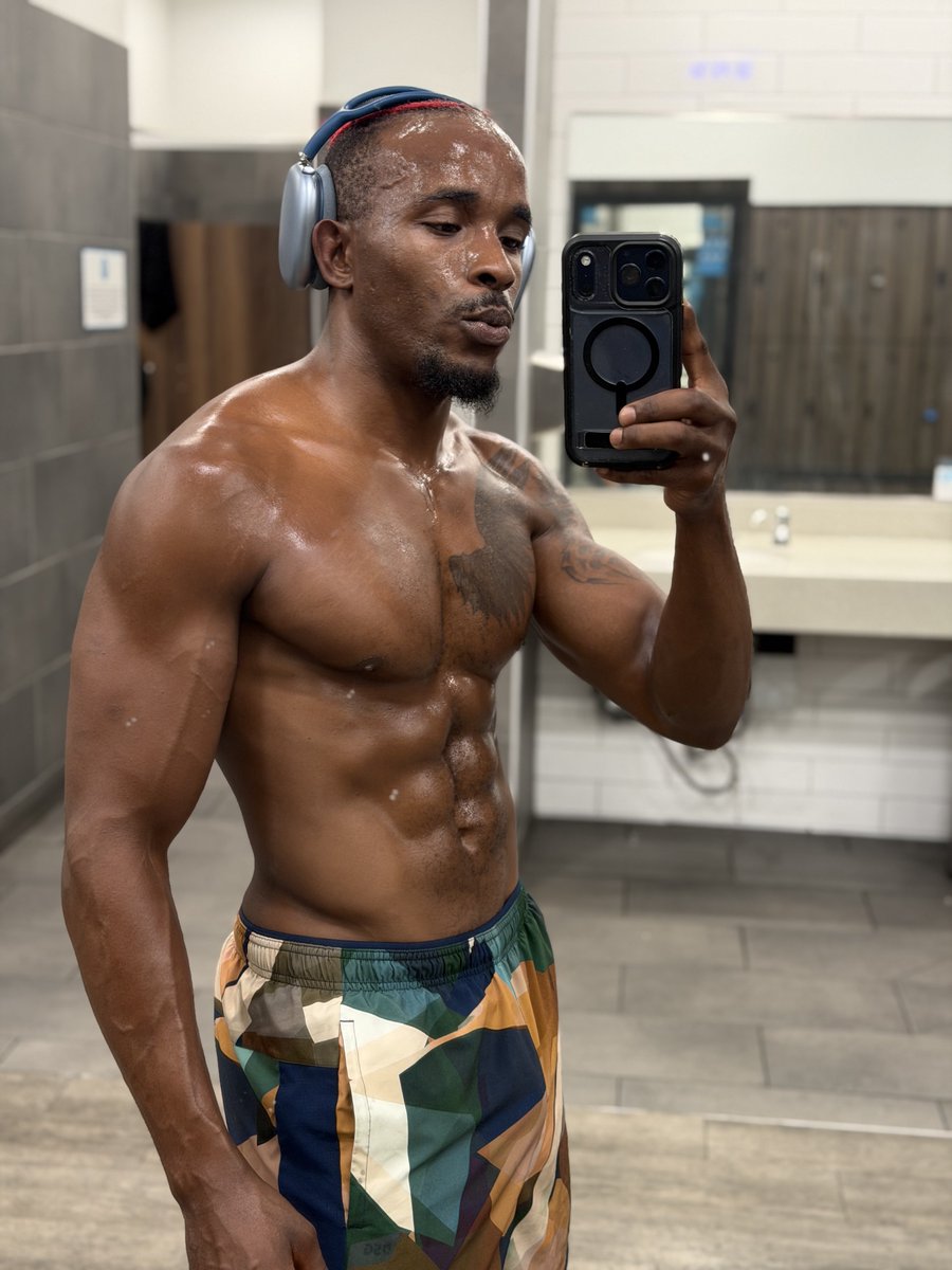 itspheonixduh's tweet photo. 4 pics, 1 post https://t.co/DDG31SdhD8