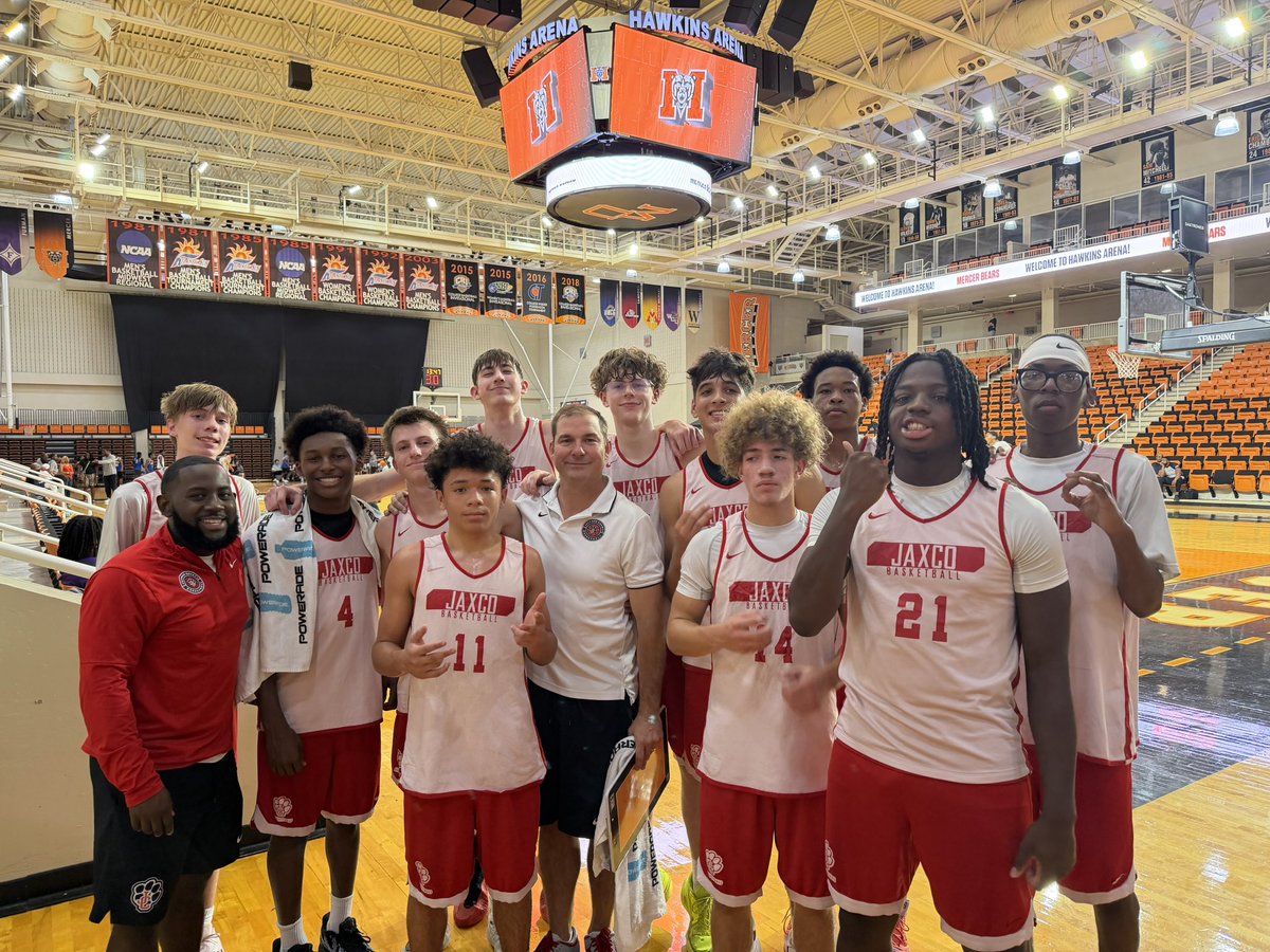 Jaxcohoops's tweet photo. @MercerMBB Team Camp
3-0 on the day. Back to work!!

#HWNE #GritNGrind https://t.co/JFEy1GN1ed