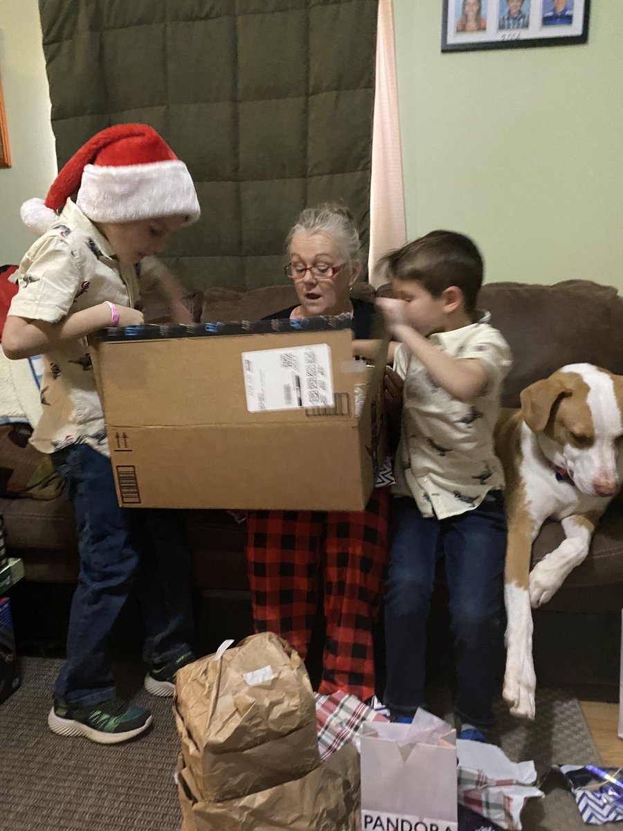 Richardthi2dd's tweet photo. Are you interested in fedex giveaway ? 
Message me now and get 150,000 we are help 100 people https://t.co/QU6VT0rpZ9