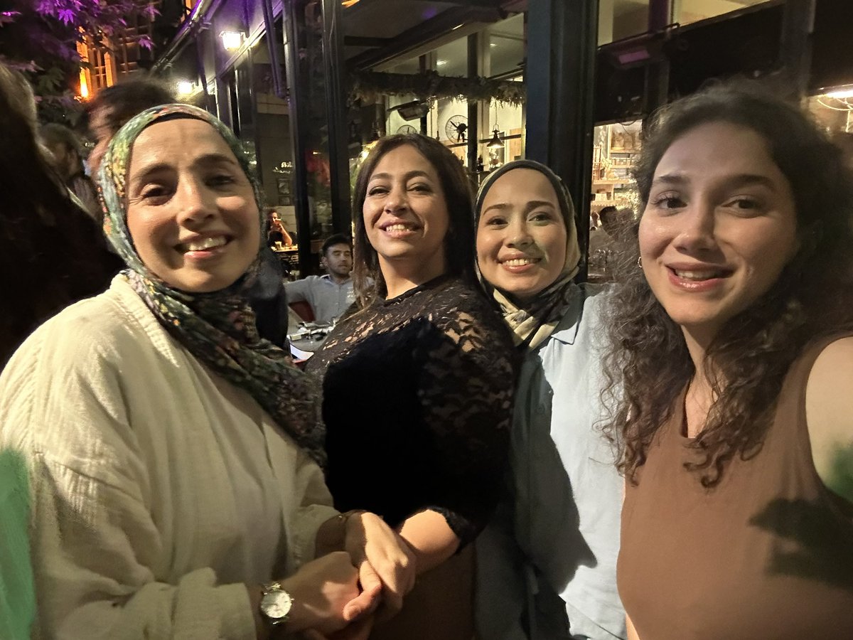 c_sedos_'s tweet photo. Bir sonraki st’si nerde olacağı belli olmayan o dörtlü ❤️ https://t.co/jZUxLh9RsB