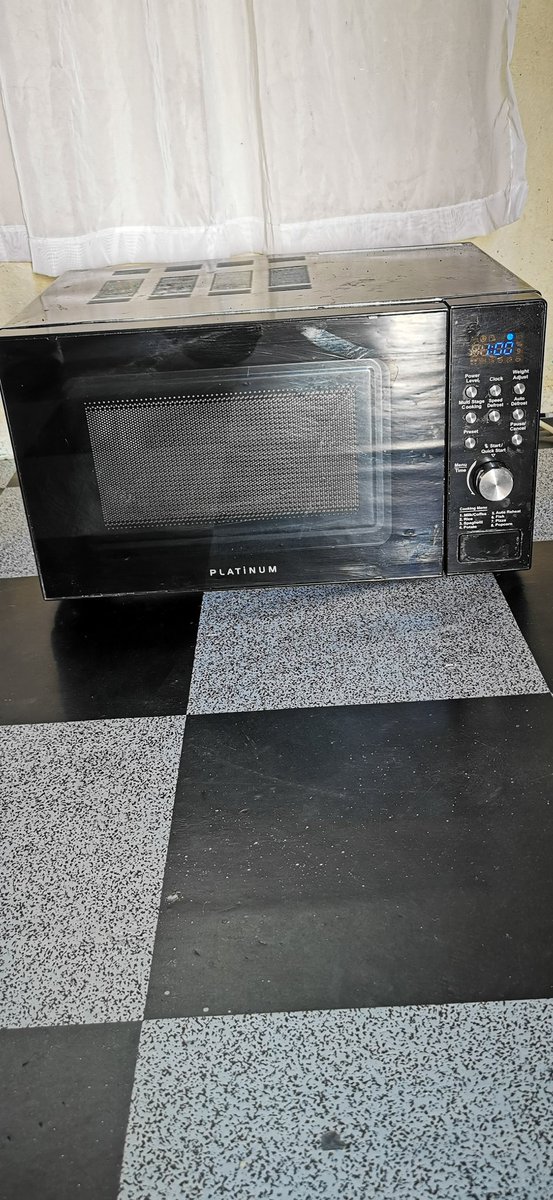 DaxaBoss's tweet photo. PLATINUM MICROWAVE 24L FOR N$800 IN GOOD CONDITION 📍 WINDHOEK, NAMIBIA 🇳🇦

📞 CALL :  0813228761 https://t.co/3d9DfrVwKa