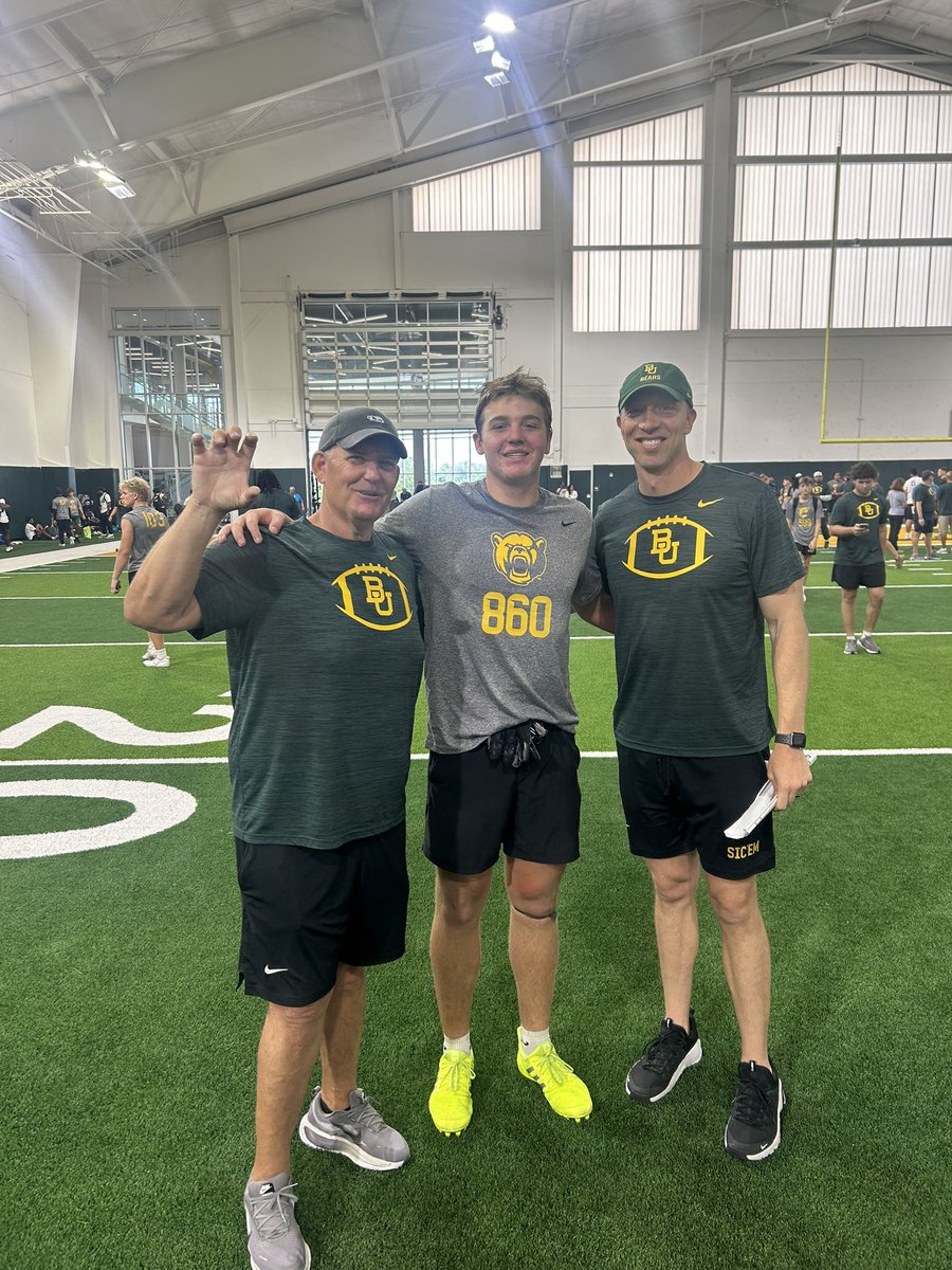 Brayden_Pugh03's tweet photo. Great camp at @BUFootball today! @EP_Mindset @coachAllison11 @GranburyFB @CoachDaveAranda @CoachJLAnderson @CoachDBaker81 @ahunt90 @JoeReynoldsBU @AppleberryBU @EdParisJr https://t.co/1MNVHHY7Nn