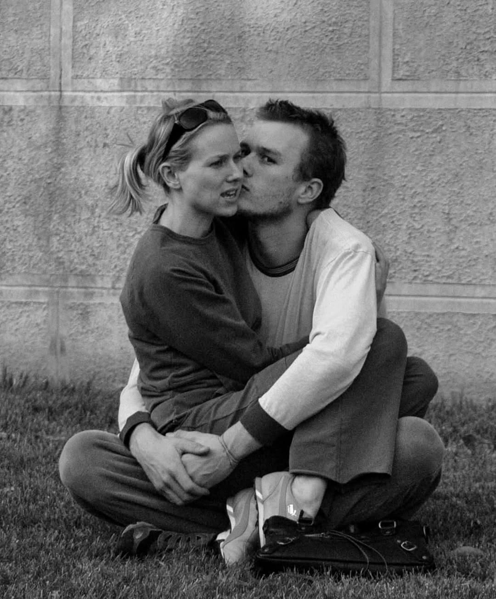 remnantsofpast's tweet photo. Heath Ledger and Naomi Watts, 2002 https://t.co/vzIoaJHoAQ
