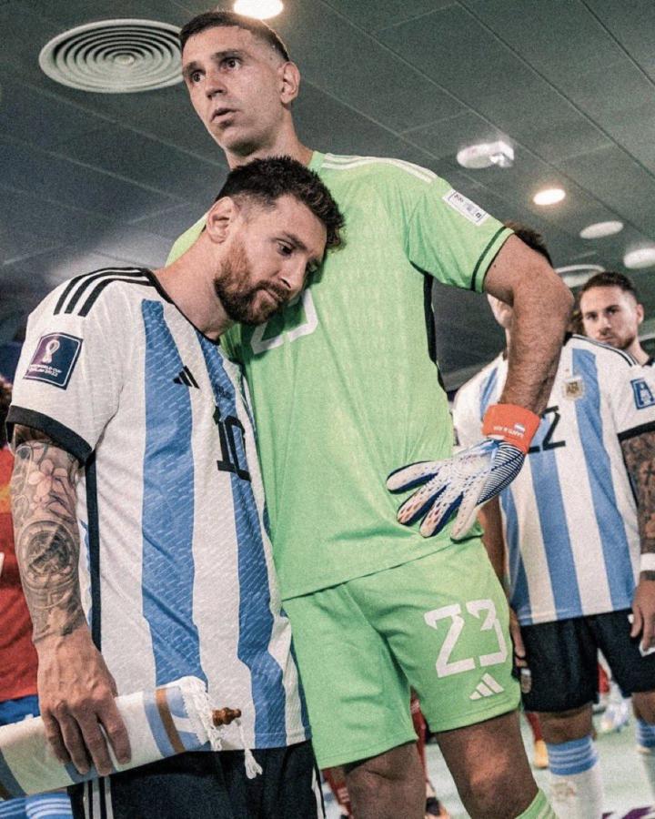scaimarweek's tweet photo. Faltan 𝟏𝟎 𝐝𝐢𝐚𝐬 para el debut de la selección en el mundial y para nuestro #MundialDeDrabbles

¿Será que esta vez alguien se pondrá la 10 con el emimessi? 👀 https://t.co/fAi638Ls9W