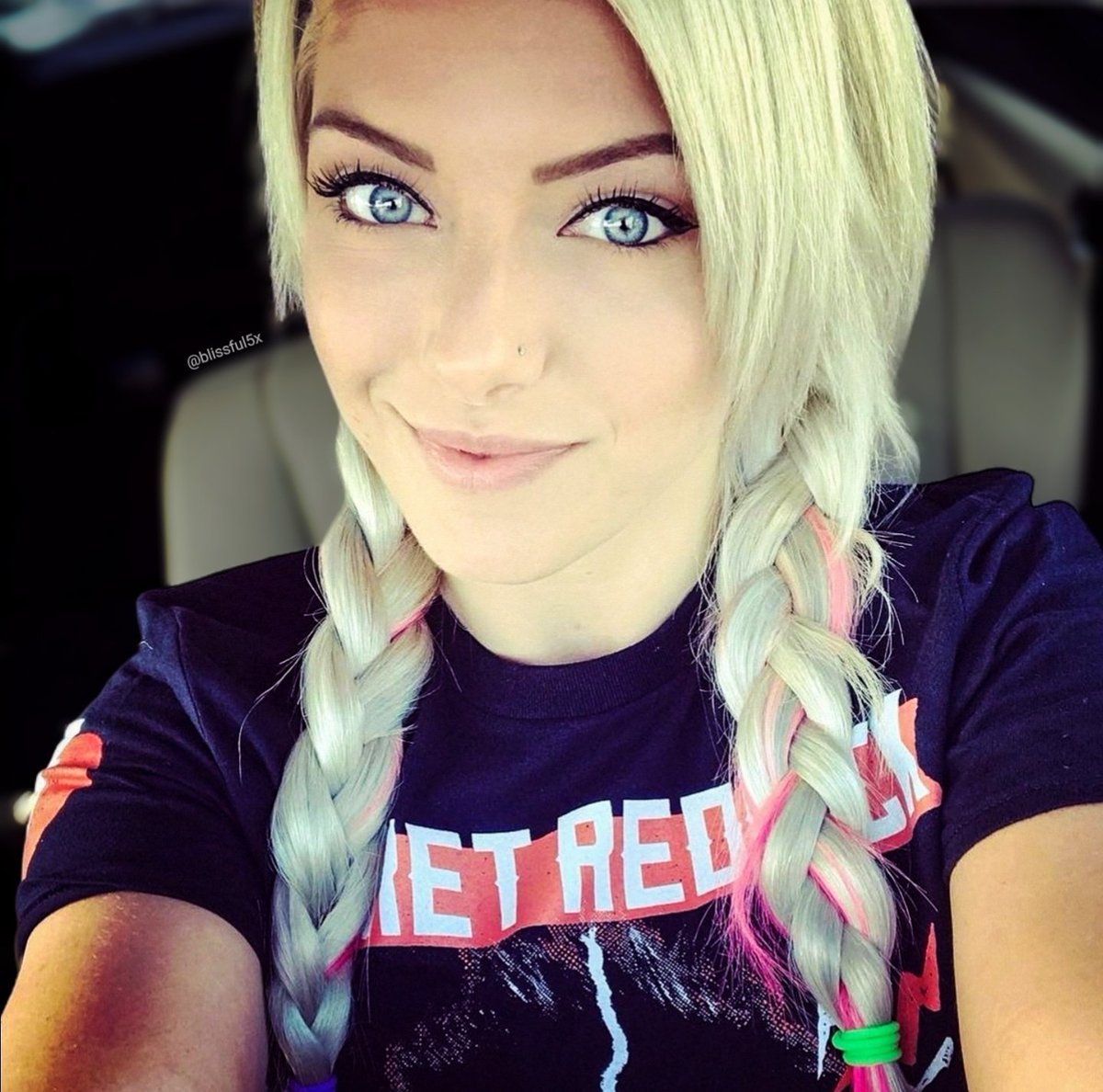 LowRidingMonkey's tweet photo. @Era_Of_Bliss @AlexaBliss_WWE https://t.co/WpopZkoDy9