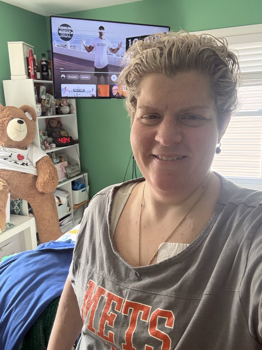 MetsChick317's tweet photo. Doing an indoor workout cuz this chick was wiped. Being below my dry weight makes me weaker, but this disease isn’t going to break me more than it already has. Let’s goooo! #ESRD #CKD #diabetes #accidentallylucky https://t.co/etjAFL1129