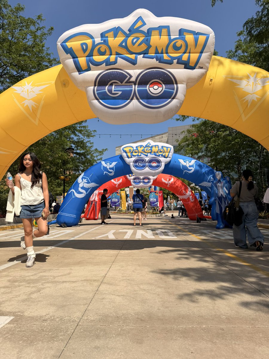 FAUXSHOLO's tweet photo. Oh it’s littyyyy #PokemonGoFest2026 https://t.co/yfxJsTUnGO